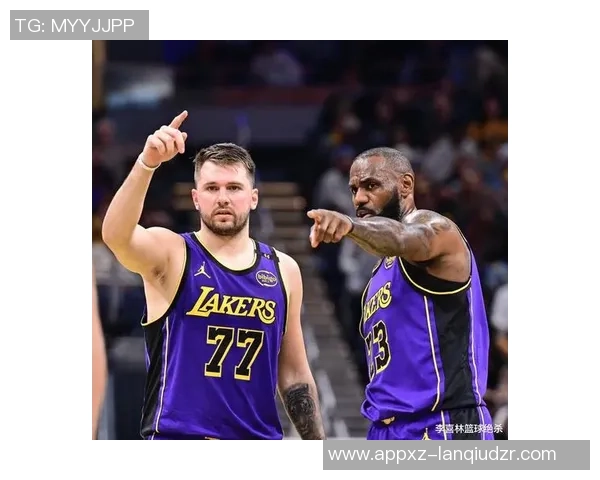 詹姆斯与东契奇同场25湖人本赛季保持全胜战绩7场不败